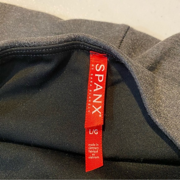 SPANX Ankle Length Ponte Hem Slit Leggings - Picture 10 of 10